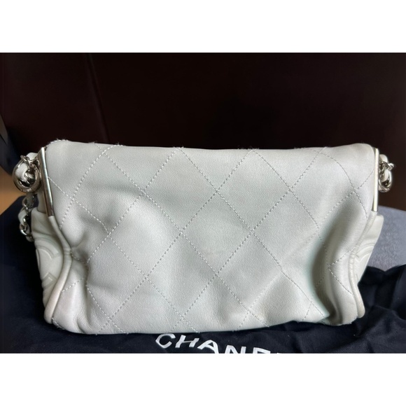 Chanel Ultimate Soft Hobo Bag - Picture 3 of 15